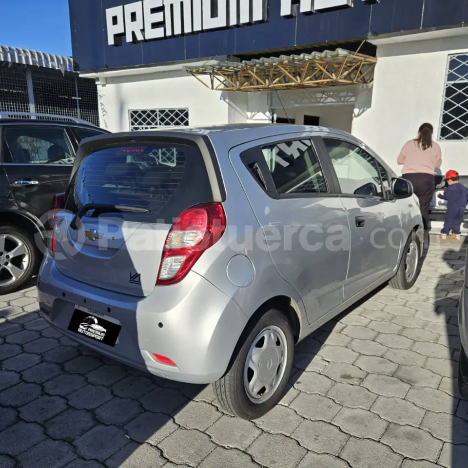 Foto 15 de Chevrolet SPARK GT LS