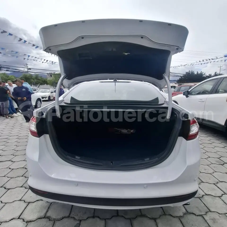 Foto 14 de Ford Fusion