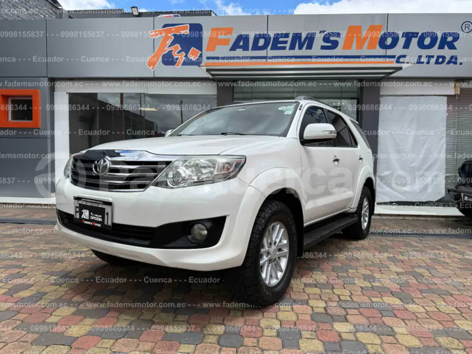 Foto 1 de Toyota AWT FORTUNER