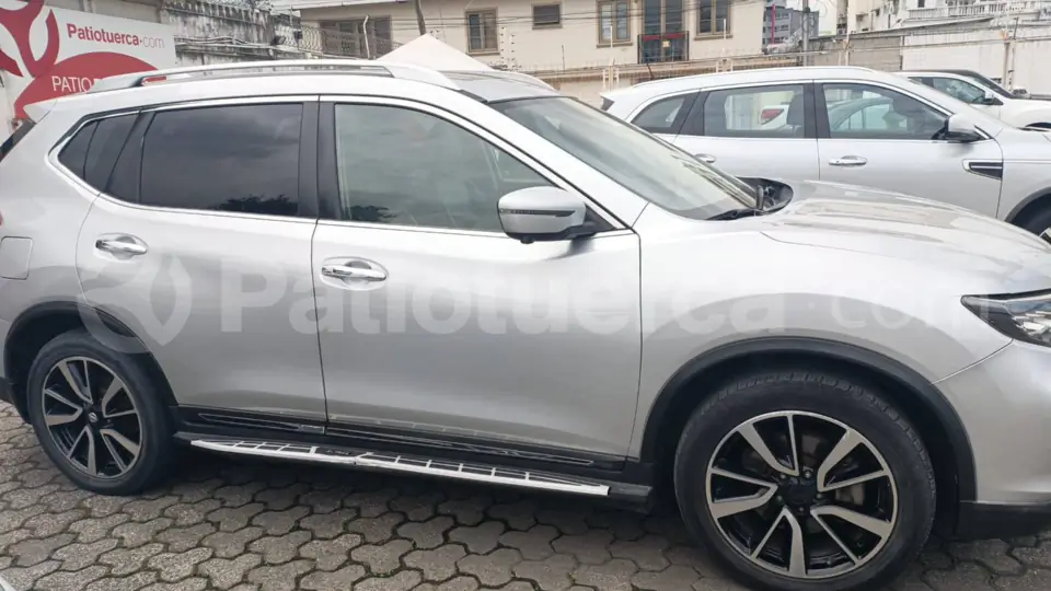 Foto 4 de Nissan XTRAIL EXCLUSIVE