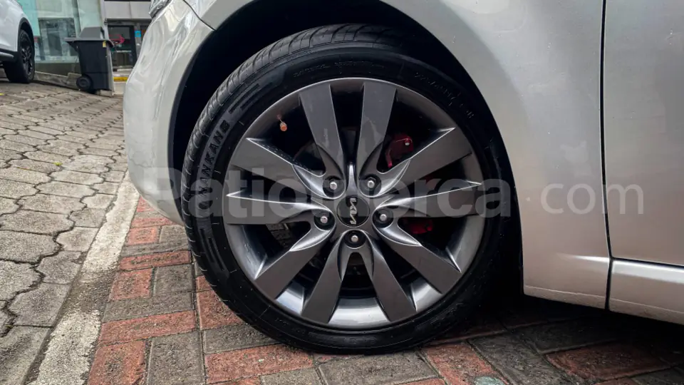 Foto 7 de Kia Cerato Koup