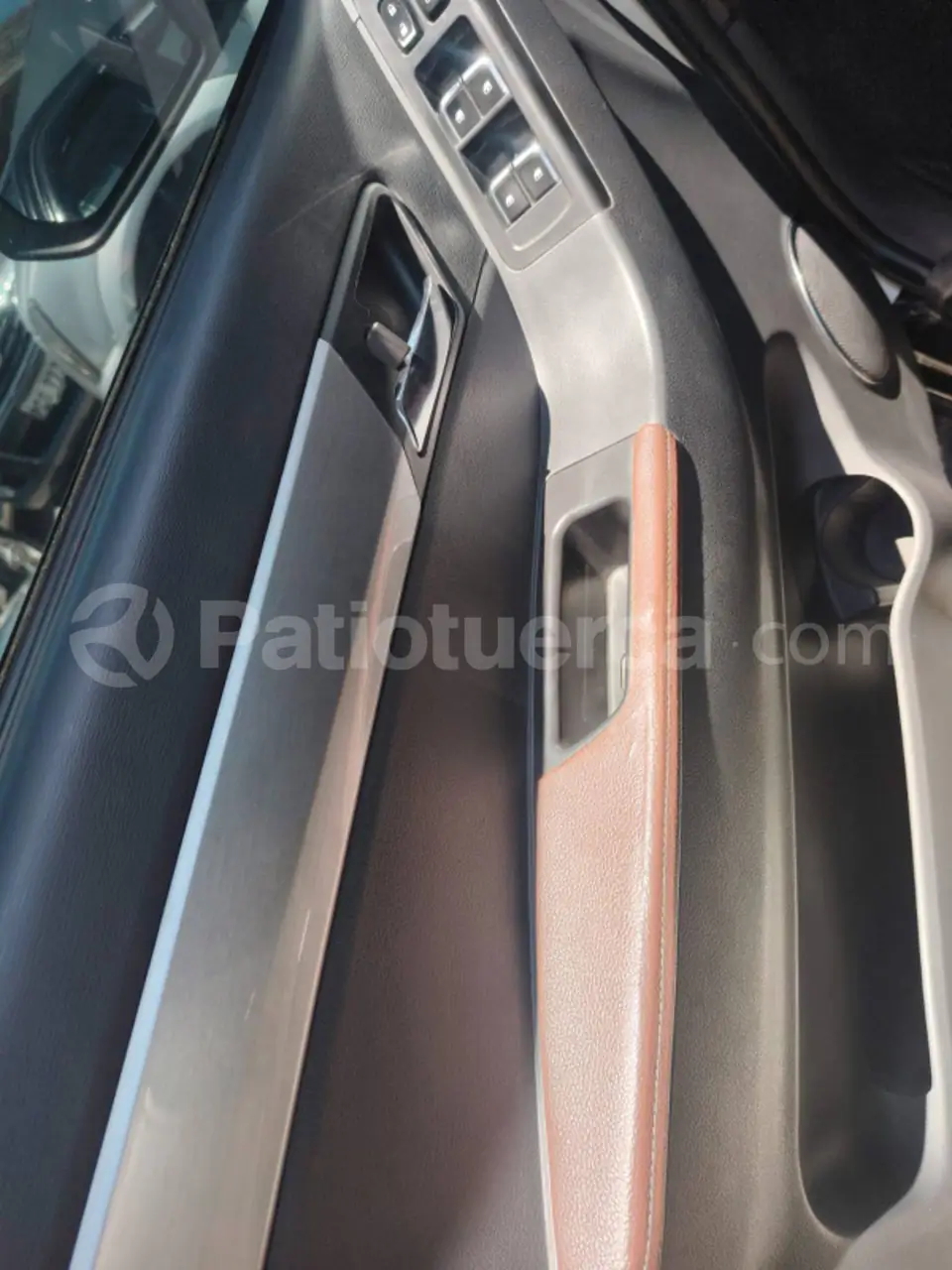 Foto 4 de JAC HFC 1037 DKST