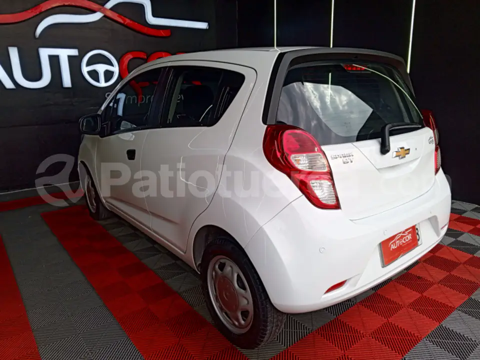 Foto 2 de Chevrolet Spark GT