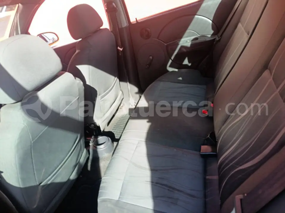 Foto 6 de Chevrolet Aveo Family