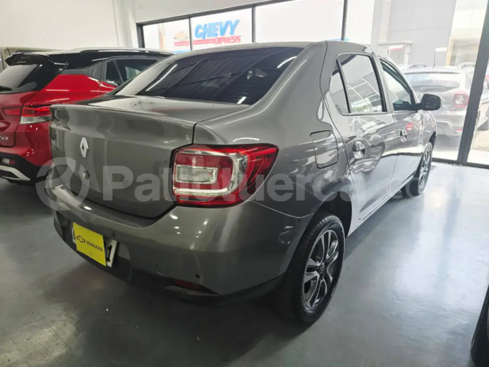 Foto 4 de Renault LOGAN CROSS INTENS