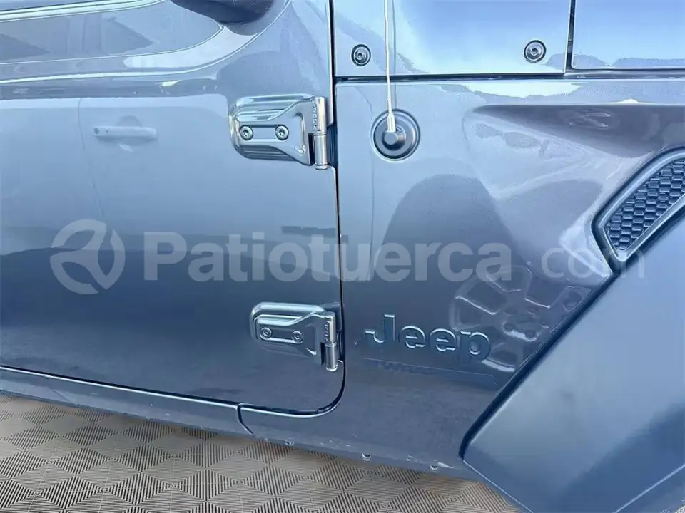 Foto 12 de Jeep Wrangler Sport