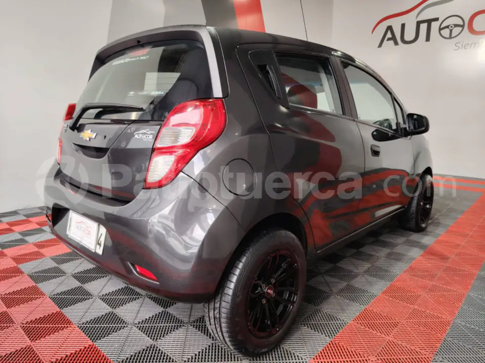 Foto 2 de Chevrolet Spark GT