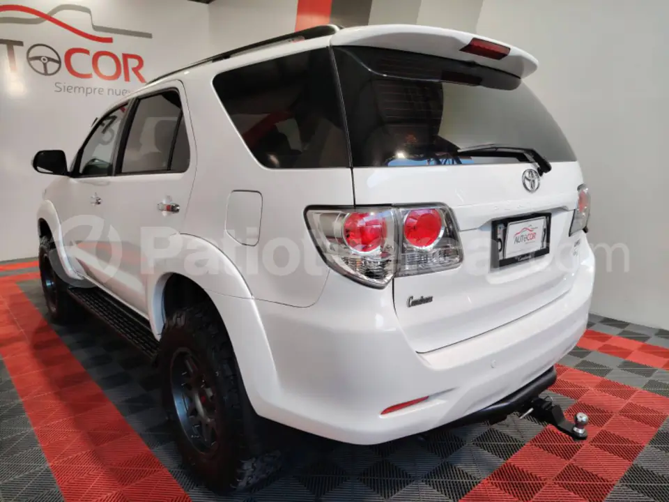 Foto 25 de Toyota Fortuner 2.7