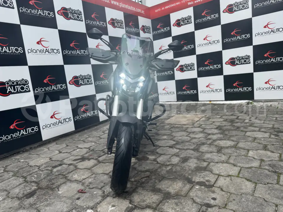 Foto 9 de Bajaj Dominar D400