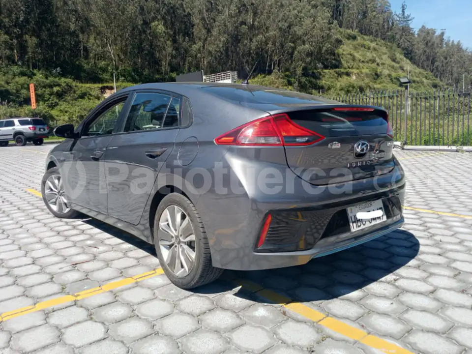 Foto 7 de Hyundai Ioniq Hybrid