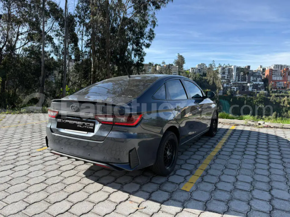 Foto 3 de Toyota Yaris S