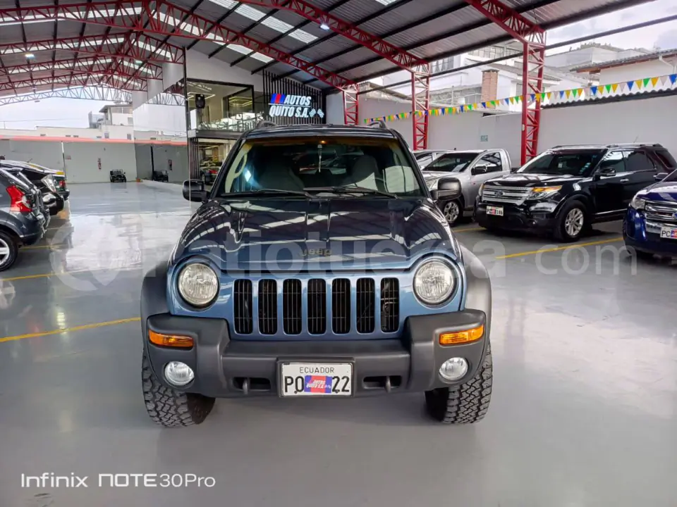 Foto 3 de Jeep Liberty Sport