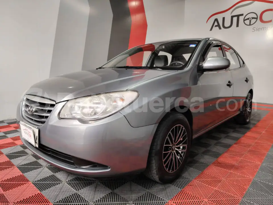 Foto 2 de Hyundai Elantra
