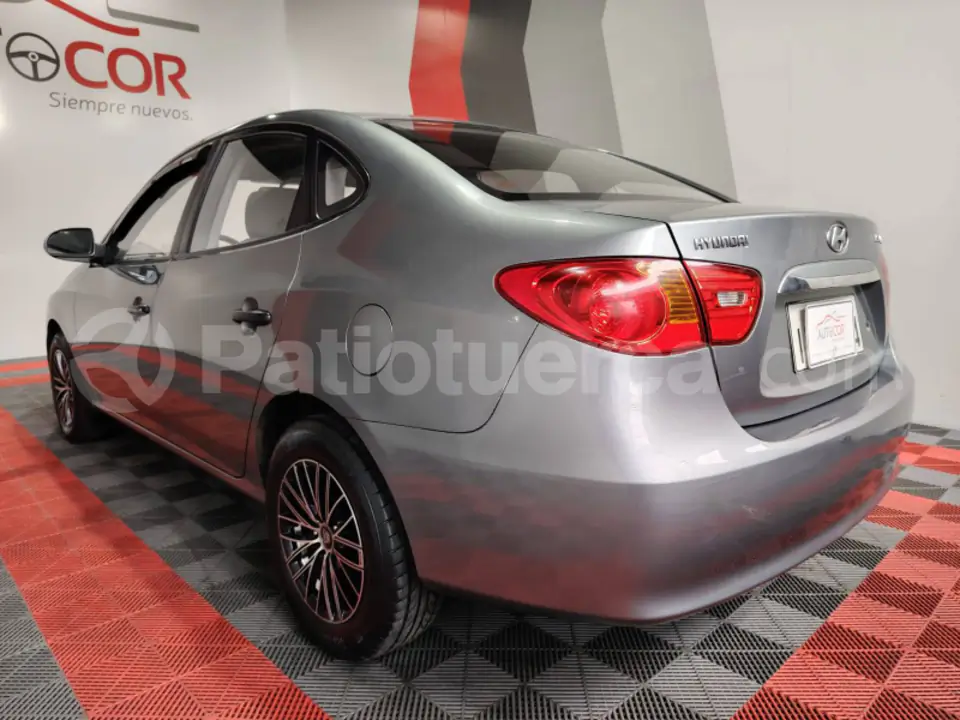 Foto 9 de Hyundai Elantra
