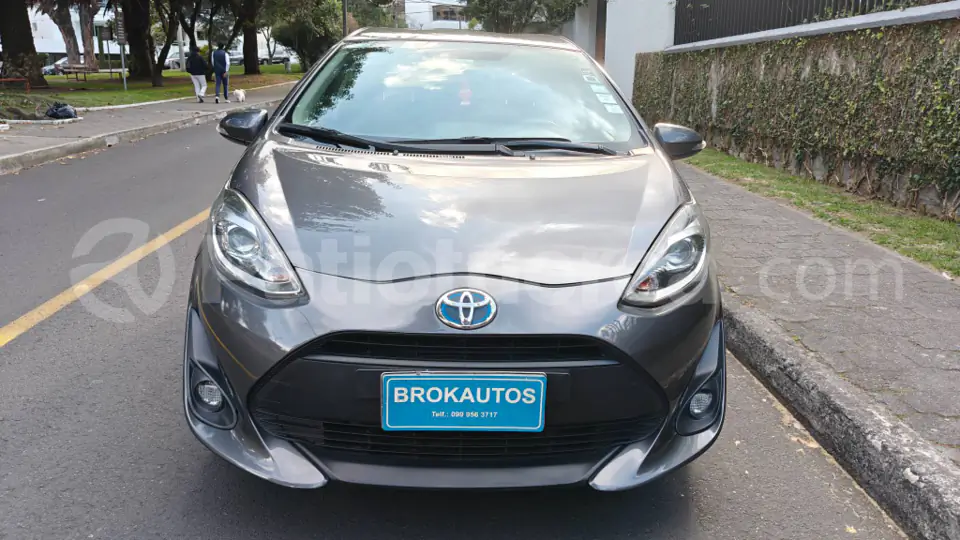 Foto 2 de Toyota Prius C Sport