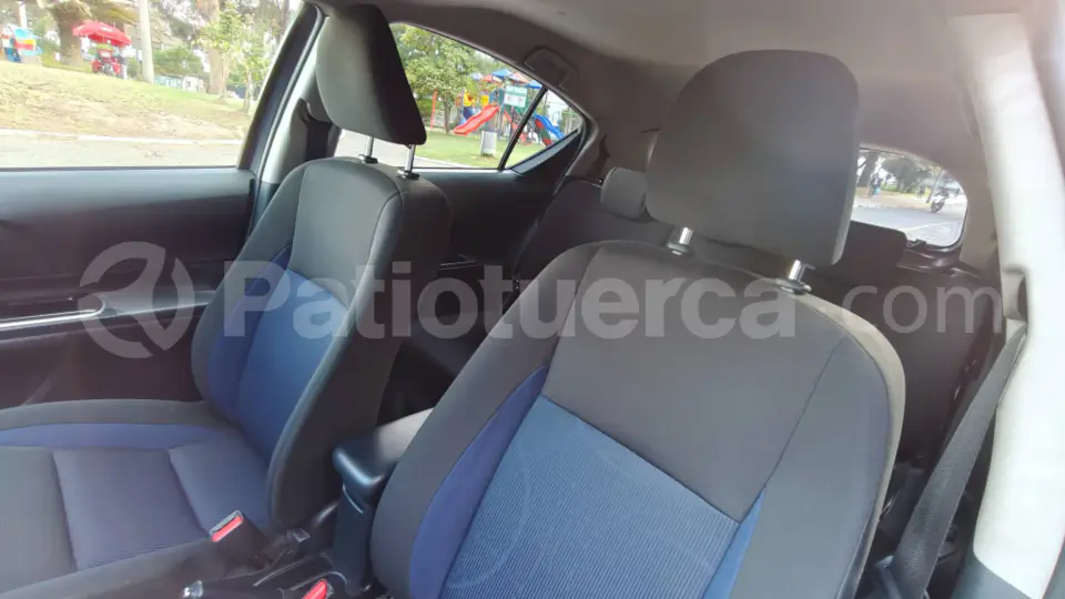 Foto 13 de Toyota Prius C Sport