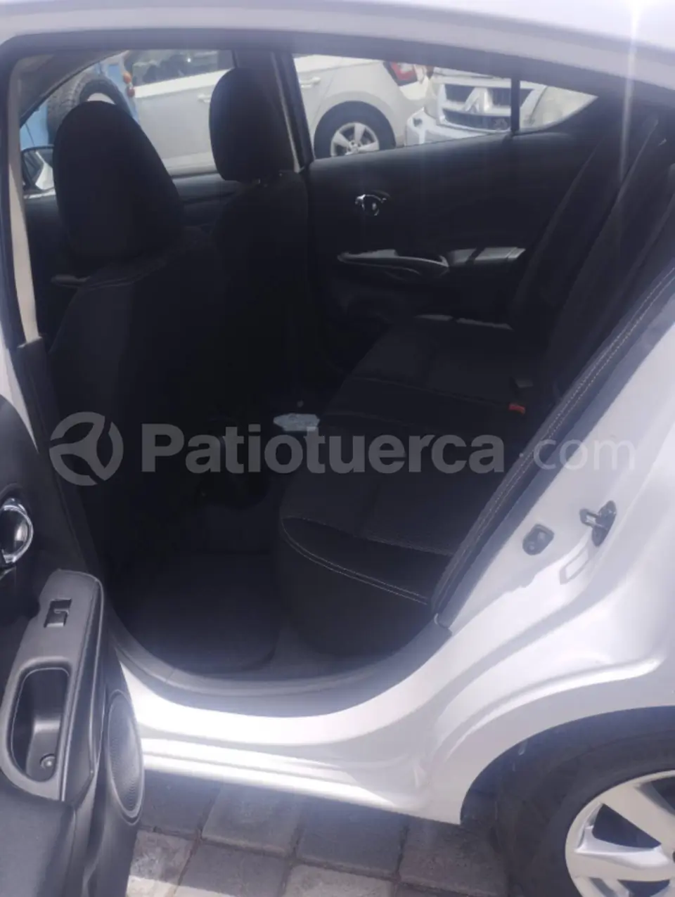 Foto 10 de Nissan Versa