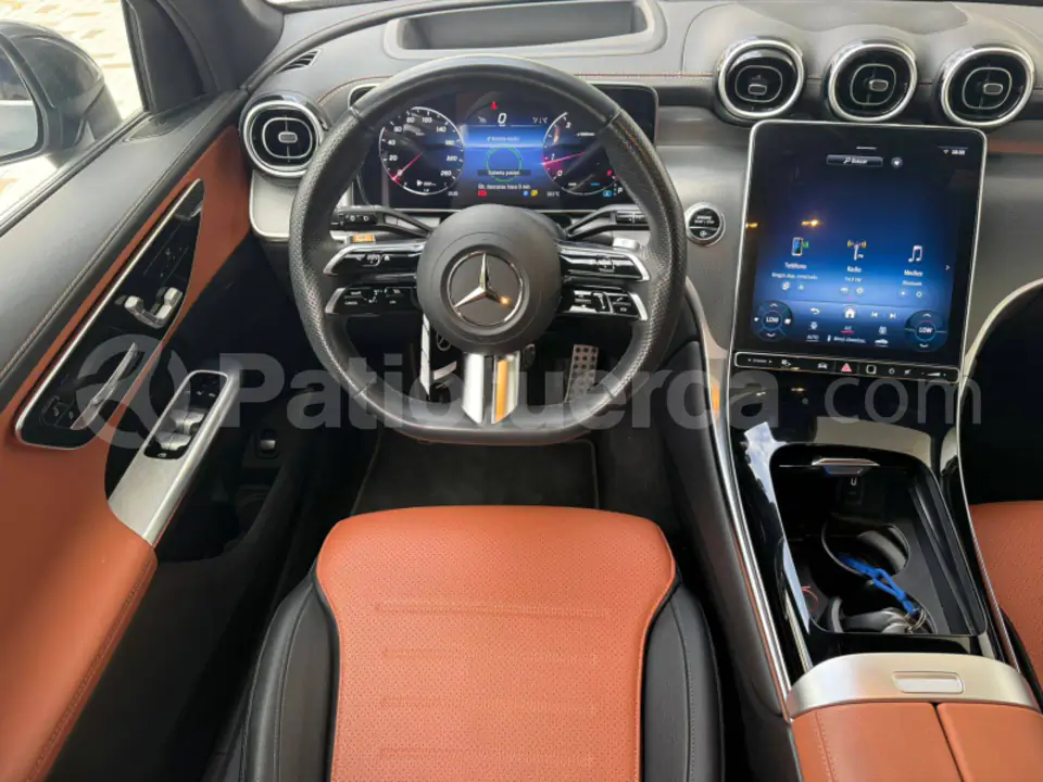 Foto 3 de Mercedes Benz GLC 300 AMG LINE PLUS