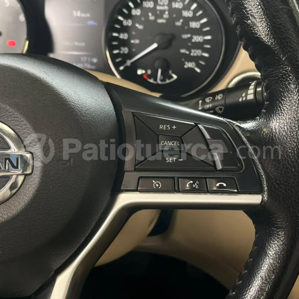 Foto 12 de Nissan XTRAIL EXCLUSIVE