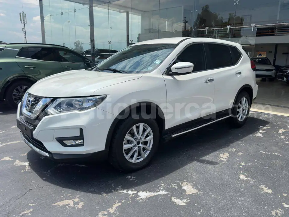 Foto 2 de Nissan xtrail  Advance