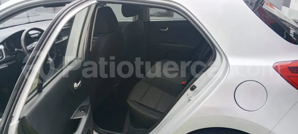 Foto 11 de Kia RIO 5