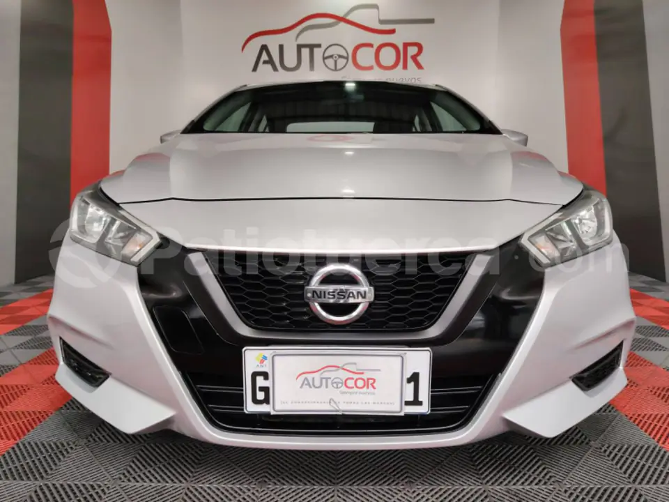 Foto 2 de Nissan Versa Sense