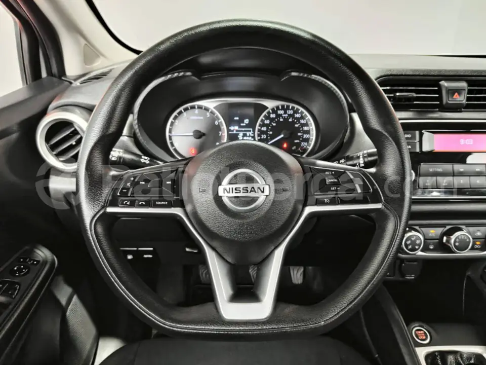 Foto 21 de Nissan Versa Sense