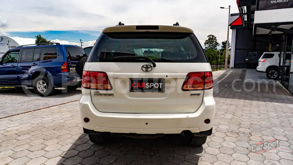 Foto 7 de Toyota Fortuner 4.0