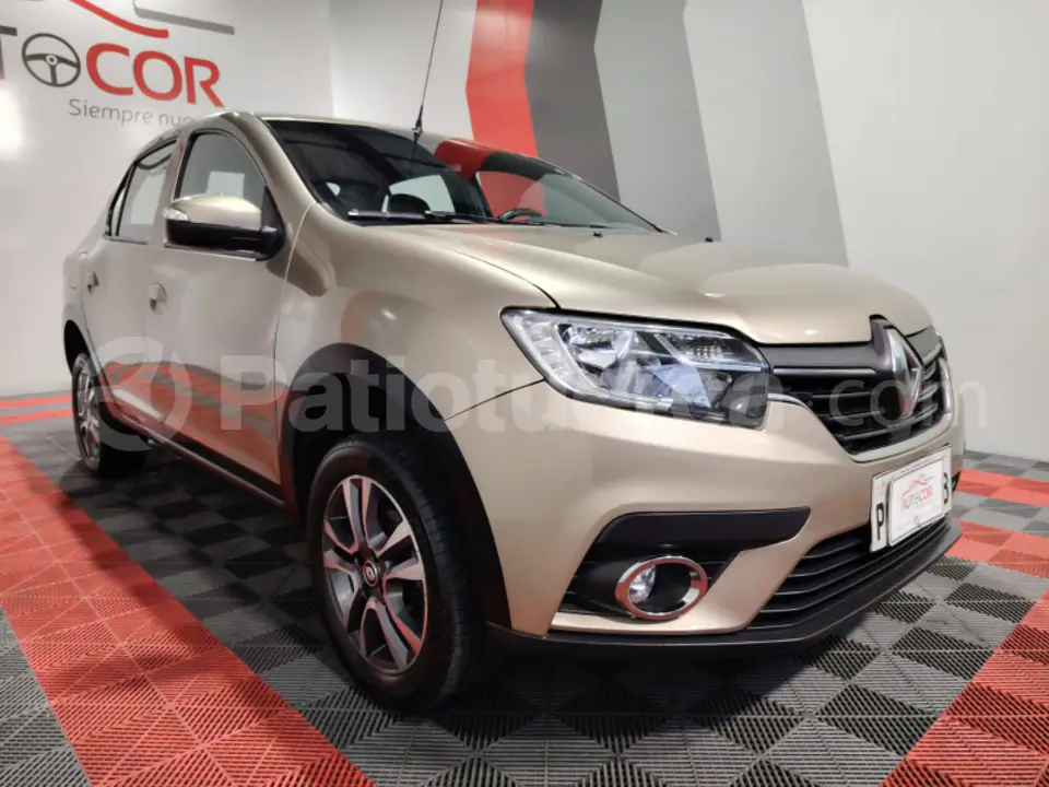 Foto 4 de Renault LOGAN CROSS INTENS