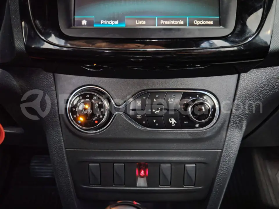 Foto 20 de Renault LOGAN CROSS INTENS