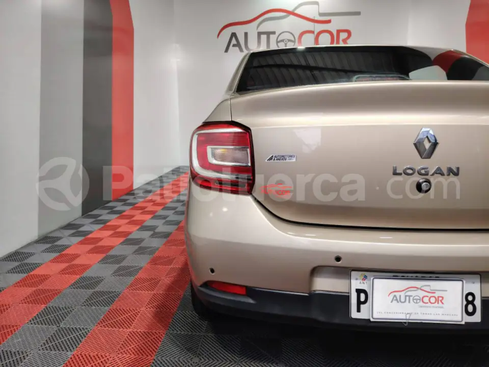 Foto 22 de Renault LOGAN CROSS INTENS
