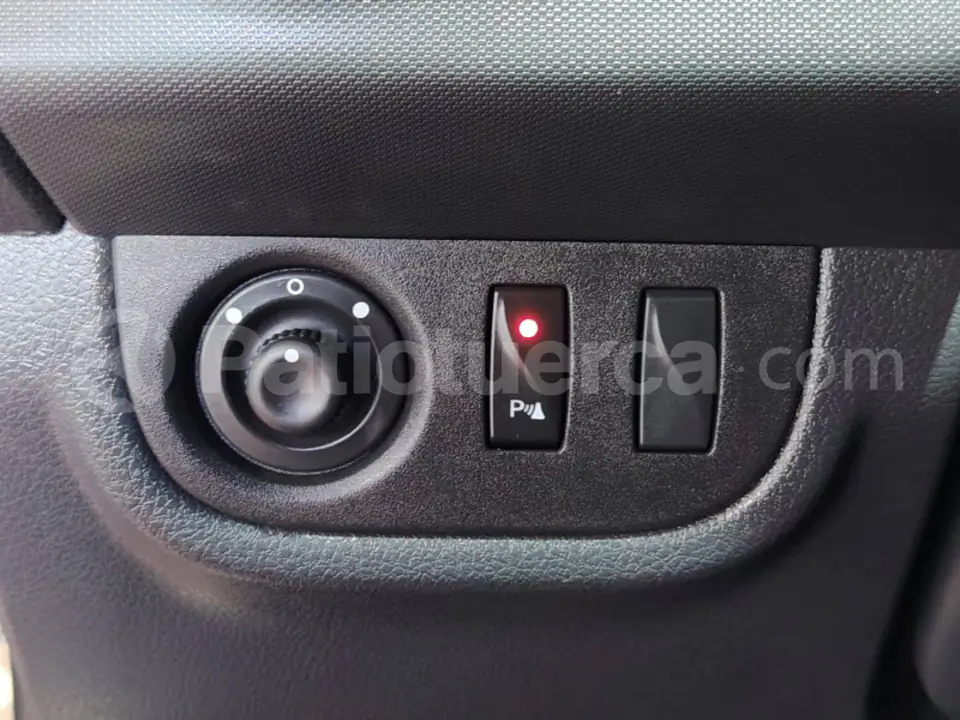 Foto 23 de Renault LOGAN CROSS INTENS