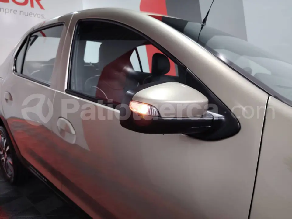 Foto 27 de Renault LOGAN CROSS INTENS