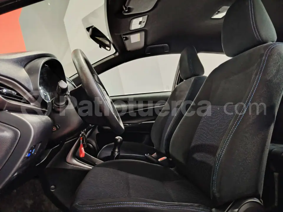 Foto 15 de Toyota Yaris Sport