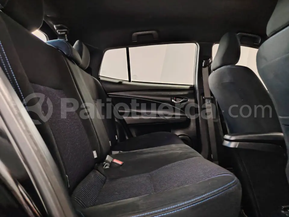 Foto 24 de Toyota Yaris S