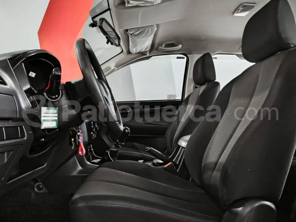 Foto 7 de Chevrolet DMAX CRDI 3.0 4X2 TM DIESEL