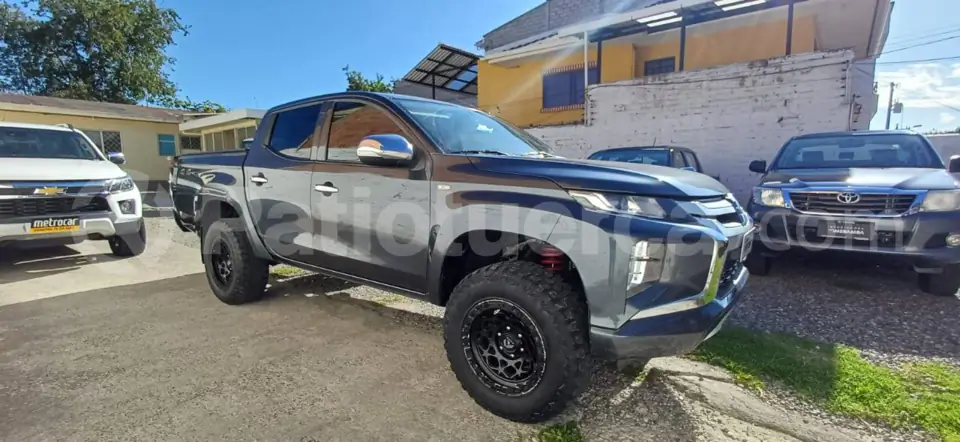 Foto 1 de Mitsubishi L200 GLX