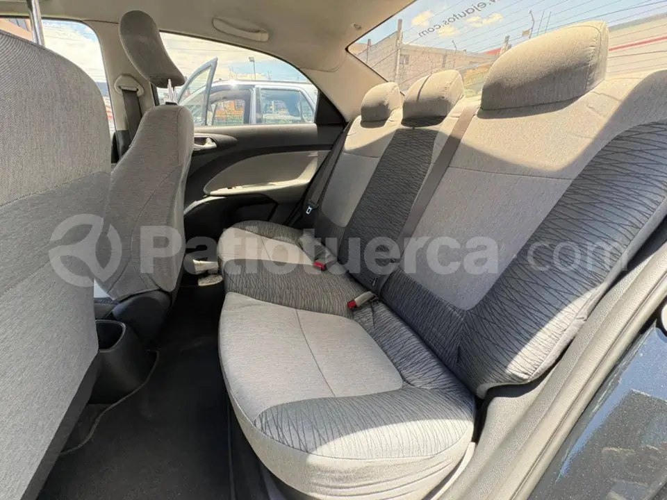 Foto 10 de Kia Soluto LX