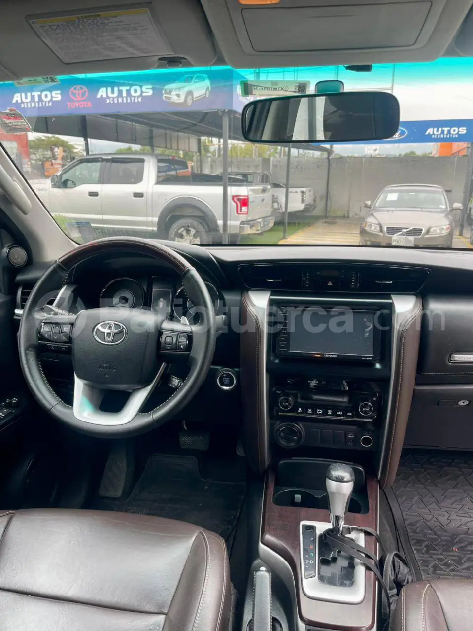 Foto 2 de Toyota New Fortuner