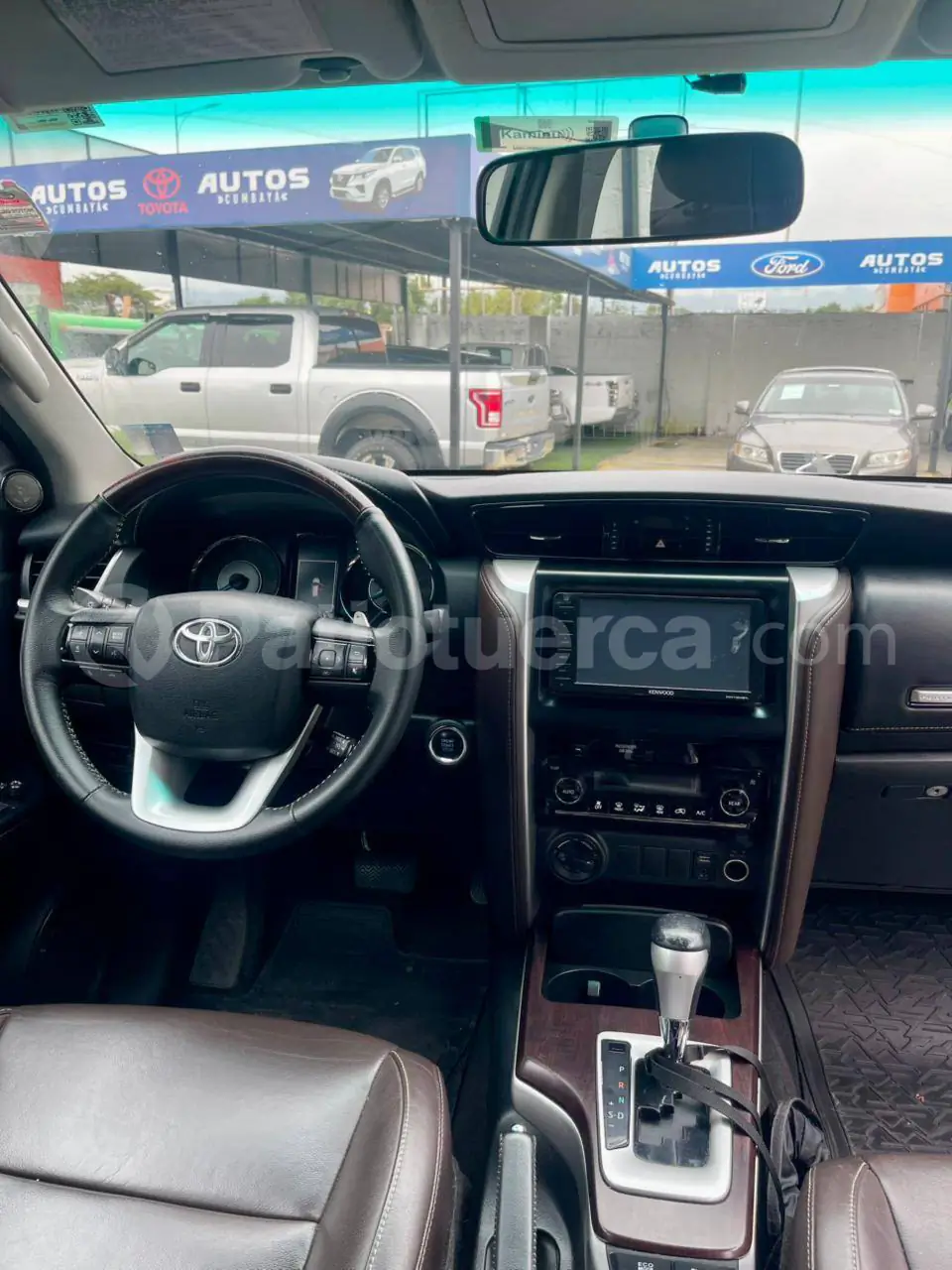 Foto 3 de Toyota New Fortuner