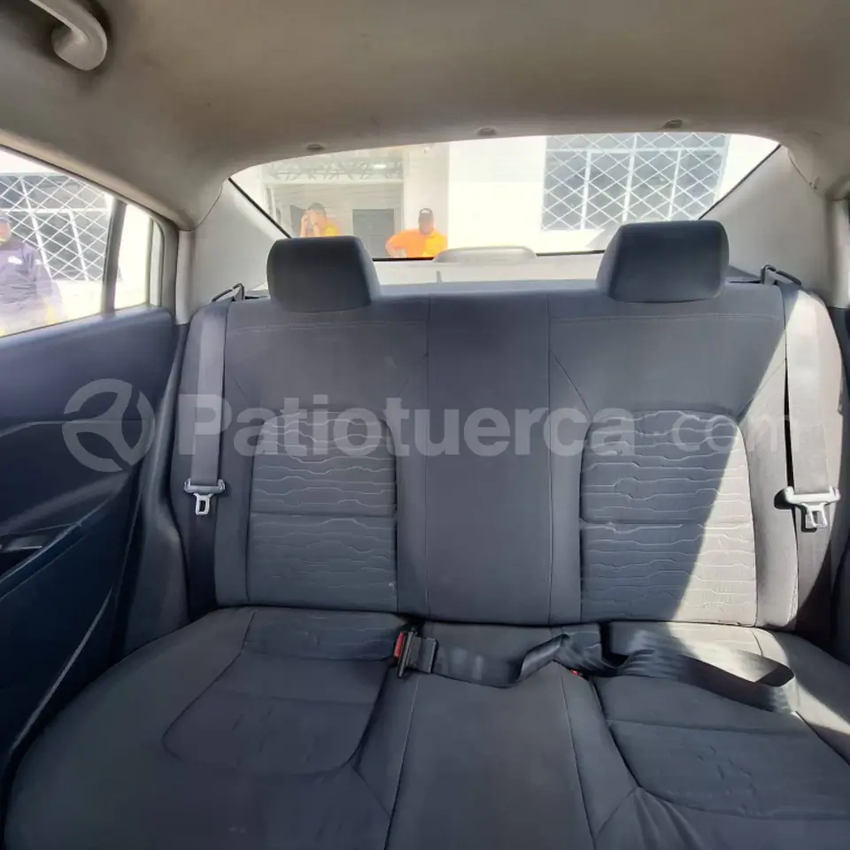 Foto 13 de Kia Rio R LX