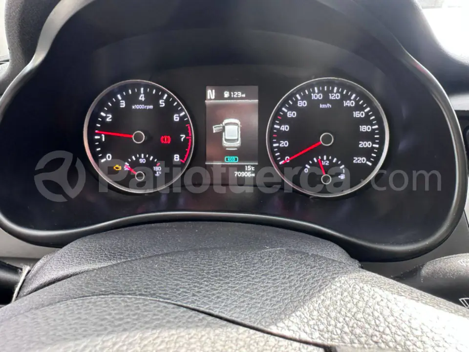 Foto 7 de Kia Stonic LX