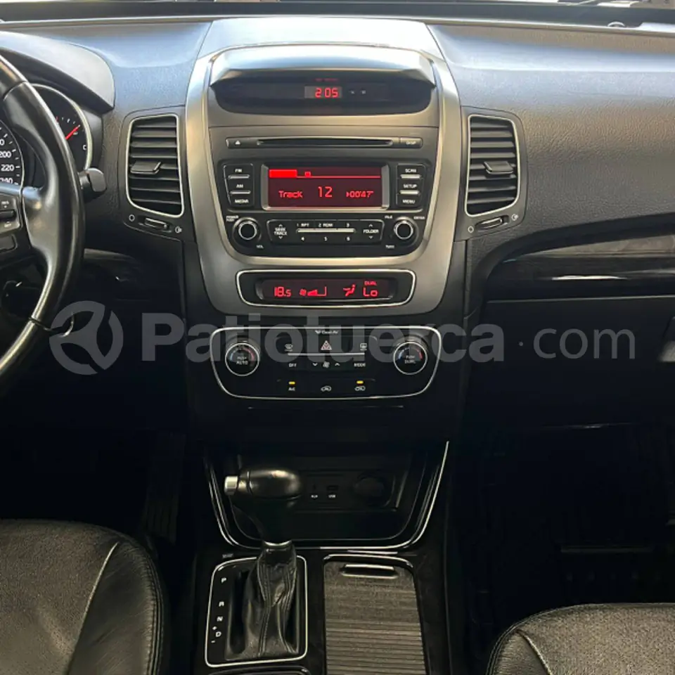 Foto 7 de Kia SORENTO 3.5L GSL AT 4X2
