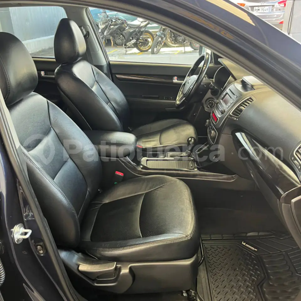 Foto 13 de Kia SORENTO 3.5L GSL AT 4X2