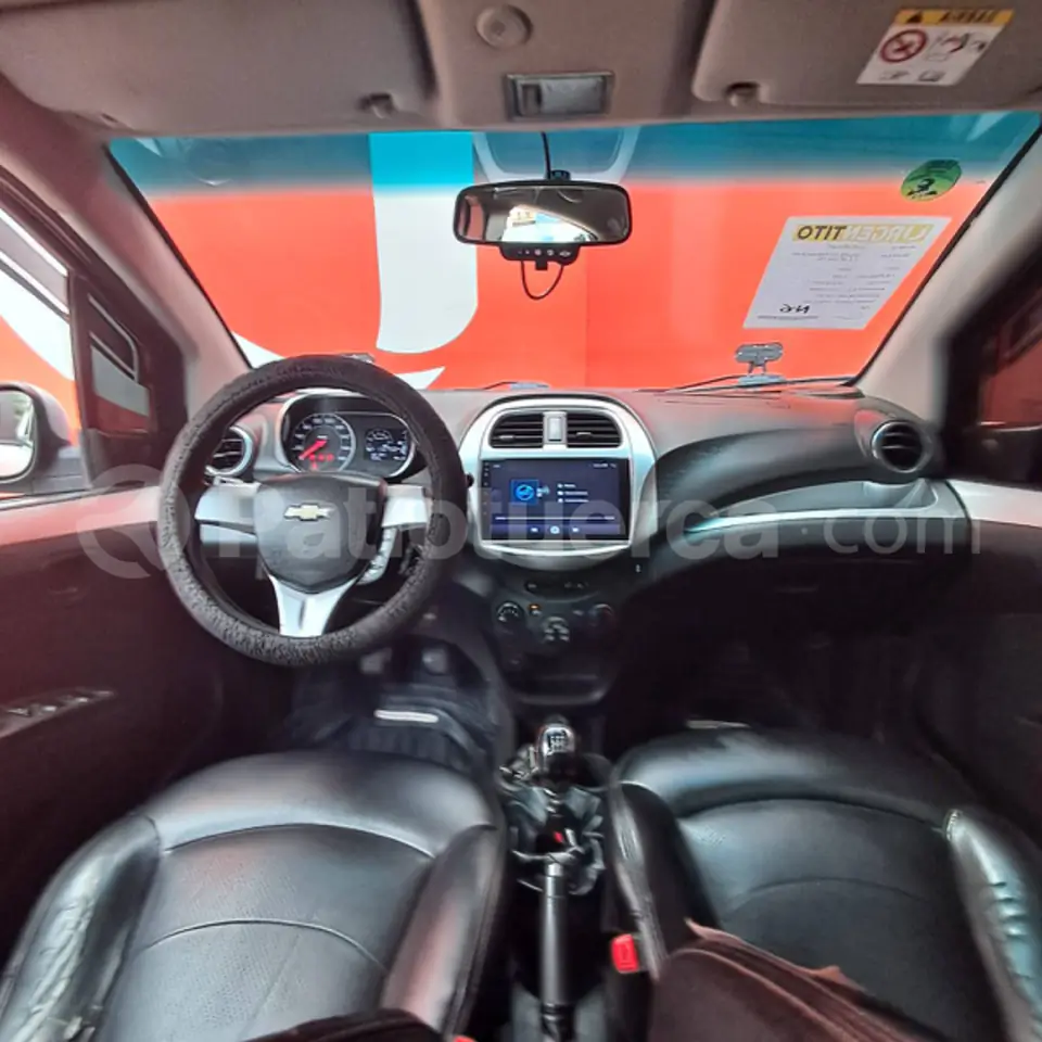 Foto 7 de Chevrolet Spark GT