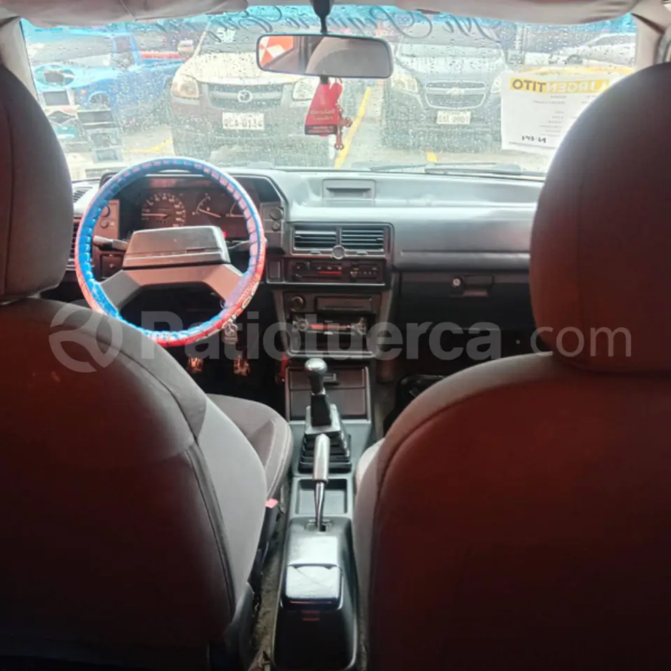 Foto 8 de Mazda 323 Hei