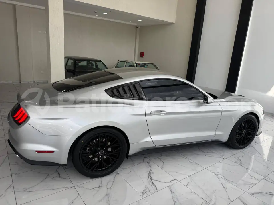 Foto 1 de Ford Mustang GT