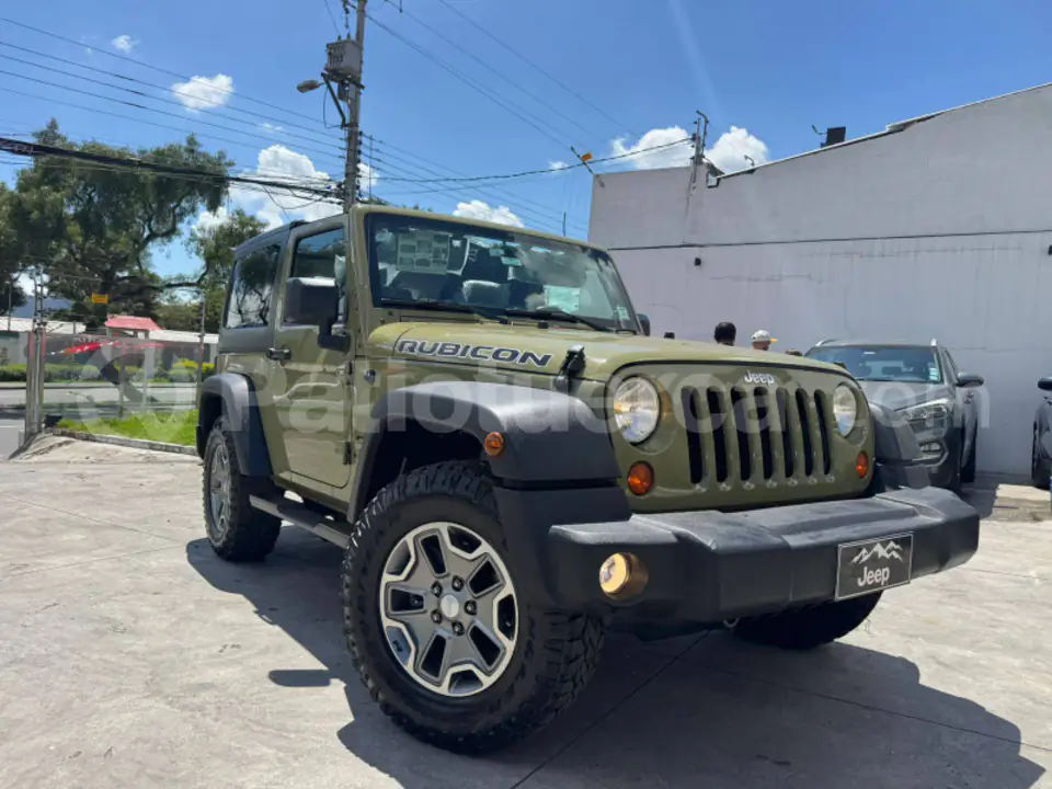 Foto 2 de Jeep Wrangler Sahara