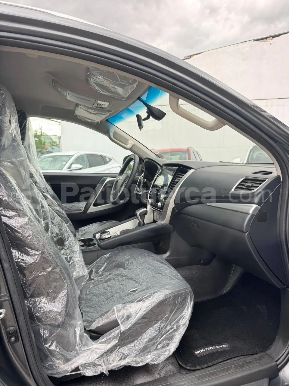 Foto 3 de Mitsubishi Montero GLS