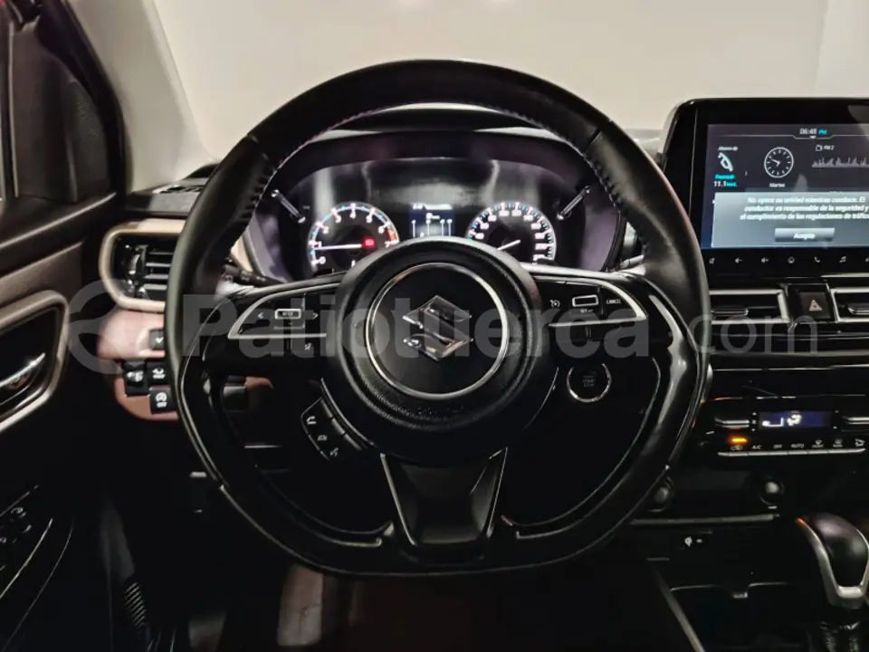 Foto 3 de Suzuki FRONX